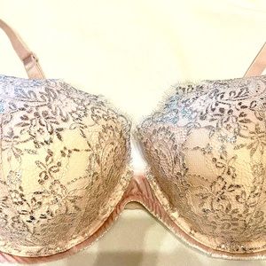 Victoria Secret 38DD. Lightly lined plunge “Very Sexy” line. Light pink